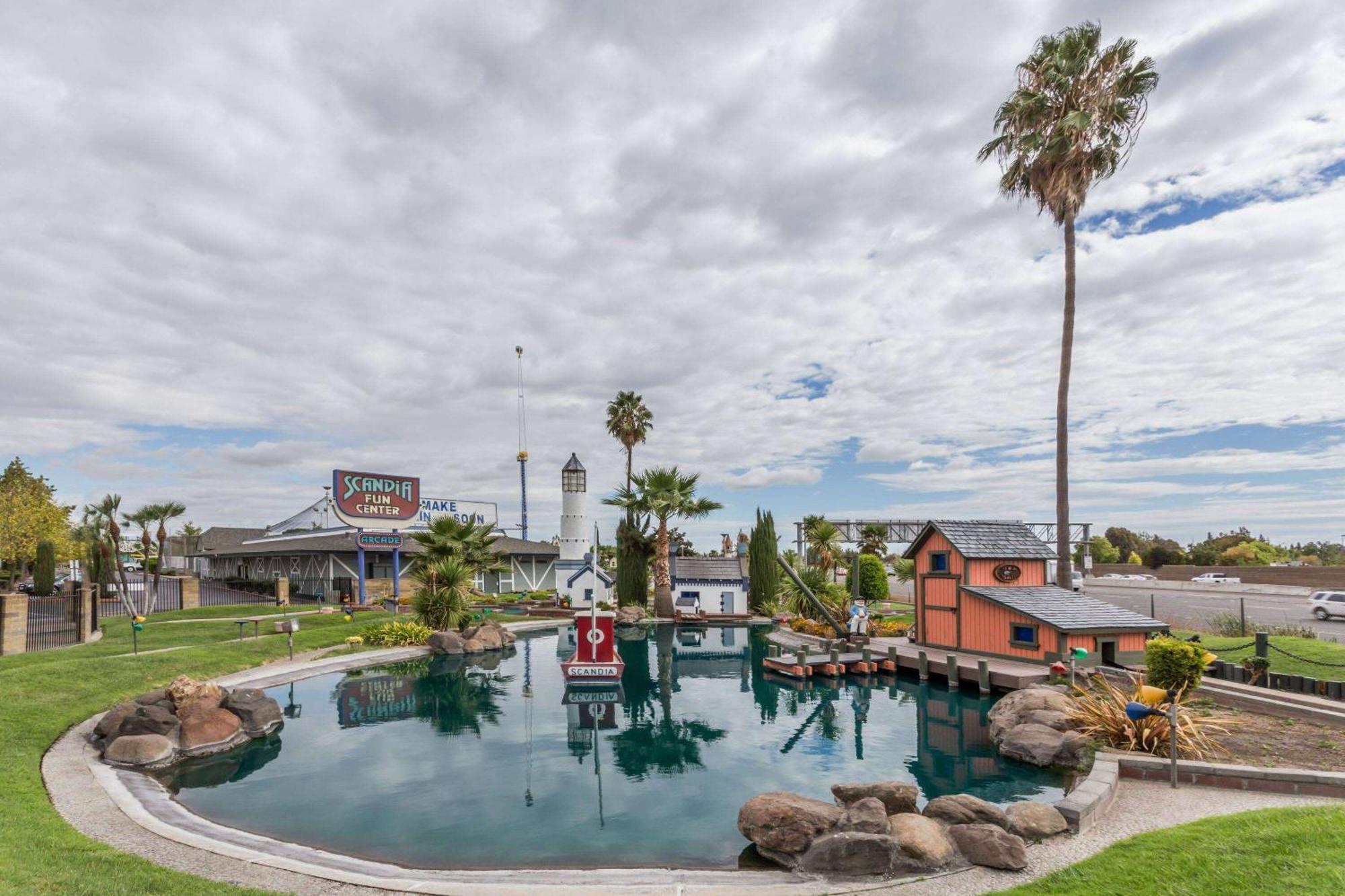 Hotel Super 8 By Wyndham Sacramento Carmichael Exterior foto