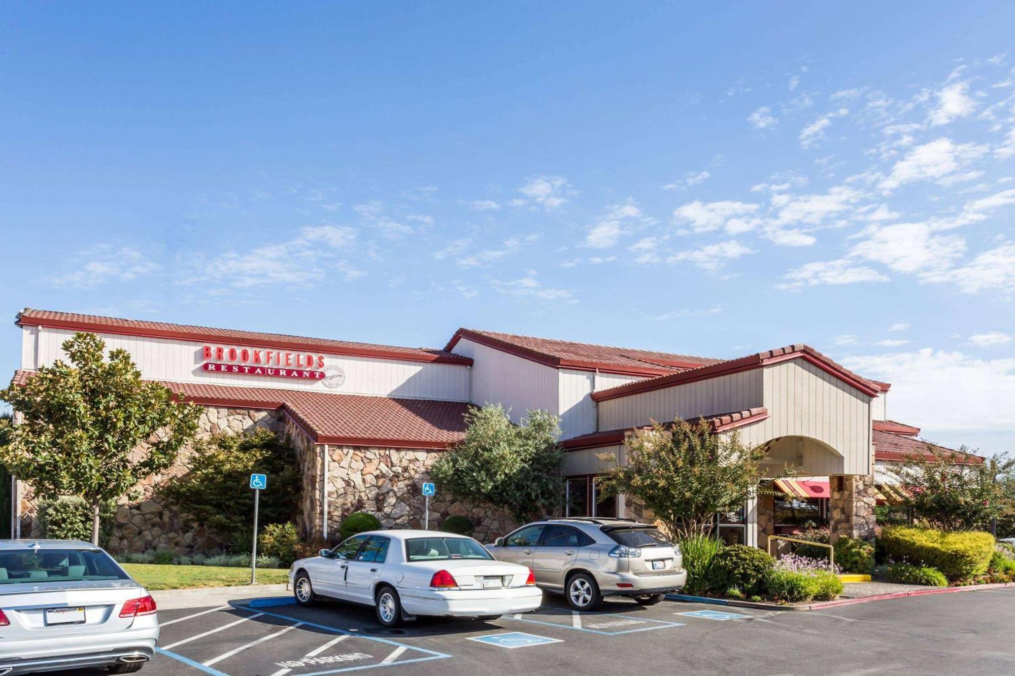 Hotel Super 8 By Wyndham Sacramento Carmichael Exterior foto